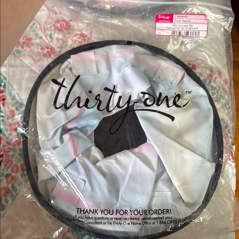 Thirty-One Cream Collapsible Party Bin